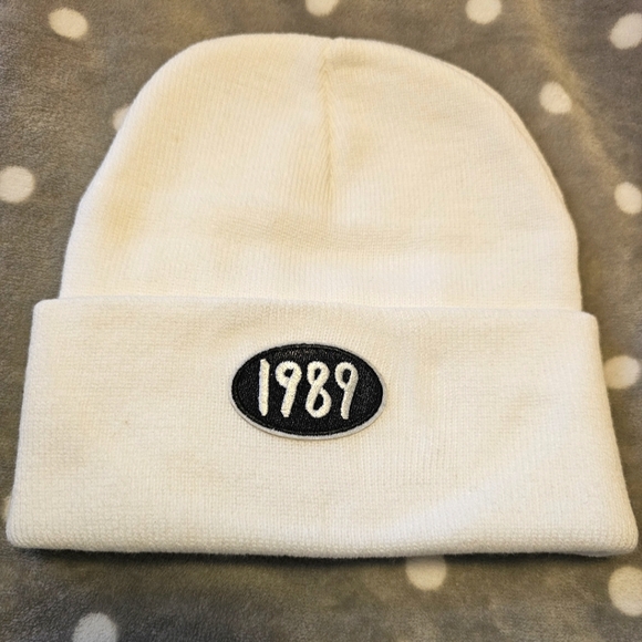Taylor Swift Hat - Picture 1 of 3